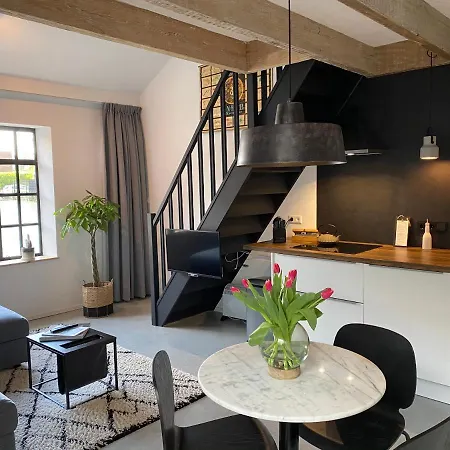 Apartment De Lerarenkamer In De Oude School Heerlen