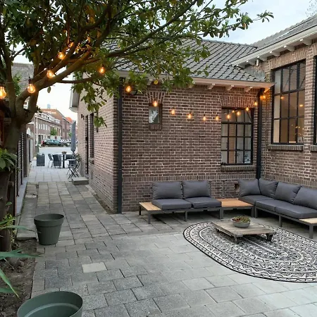 Апартаменты De Lerarenkamer In De Oude School *